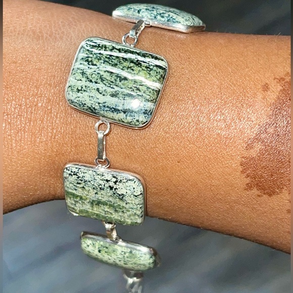 Chrysotile in Serpentine Bracelet 7”- 7 1/2” - Picture 3 of 10